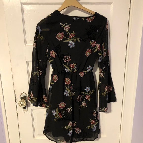 Faux wrap dress - Picture 5 of 8